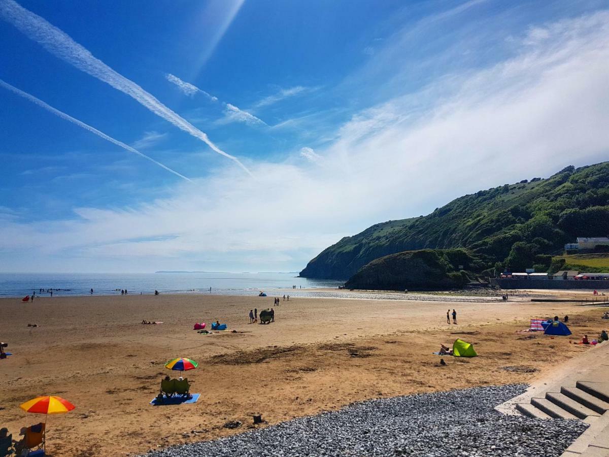 Dunroaming Cottage Pendine Exterior photo